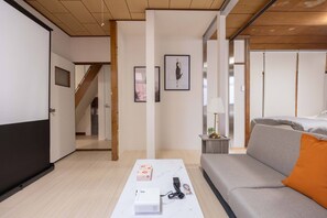 Interior - 7 minutes walk to Asakusa StationMAX 13 people2 shower roomsHigh quality NetflixScreen available / Sumida-ku Tokyo (Sumida-ku)