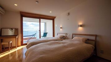 書桌、免費 Wi-Fi、床單