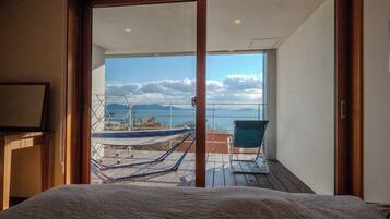 Bureau, Wi-Fi gratuit, draps fournis