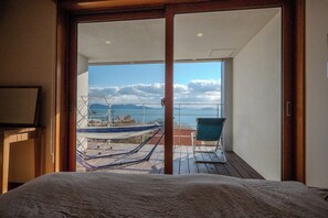 Bureau, Wi-Fi gratuit, draps fournis