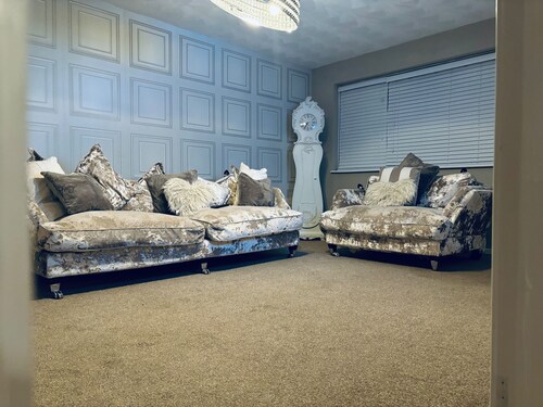 House - Sleeps 6, Hot-tub & Free Parking