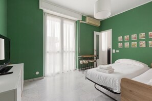 Iron/ironing board, WiFi, bed sheets - Dergano Balcony Apartment - 250 m far from M3 (Milano)