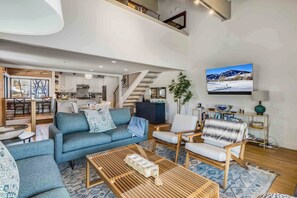 Smart-tv en een open haard