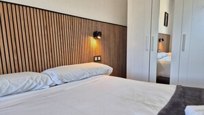 Room - 648B1 Apartamentos Mareval (Oviedo)