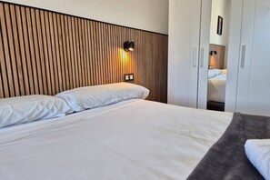 3 habitaciones, tabla de planchar con plancha y wifi gratis
