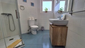 Bathroom - 648B1 Apartamentos Mareval (Oviedo)