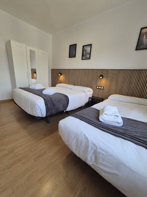 3 bedrooms, iron/ironing board, free WiFi, bed sheets