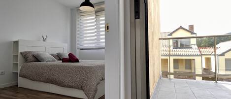 3 dormitorios, tabla de planchar con plancha, Internet y ropa de cama