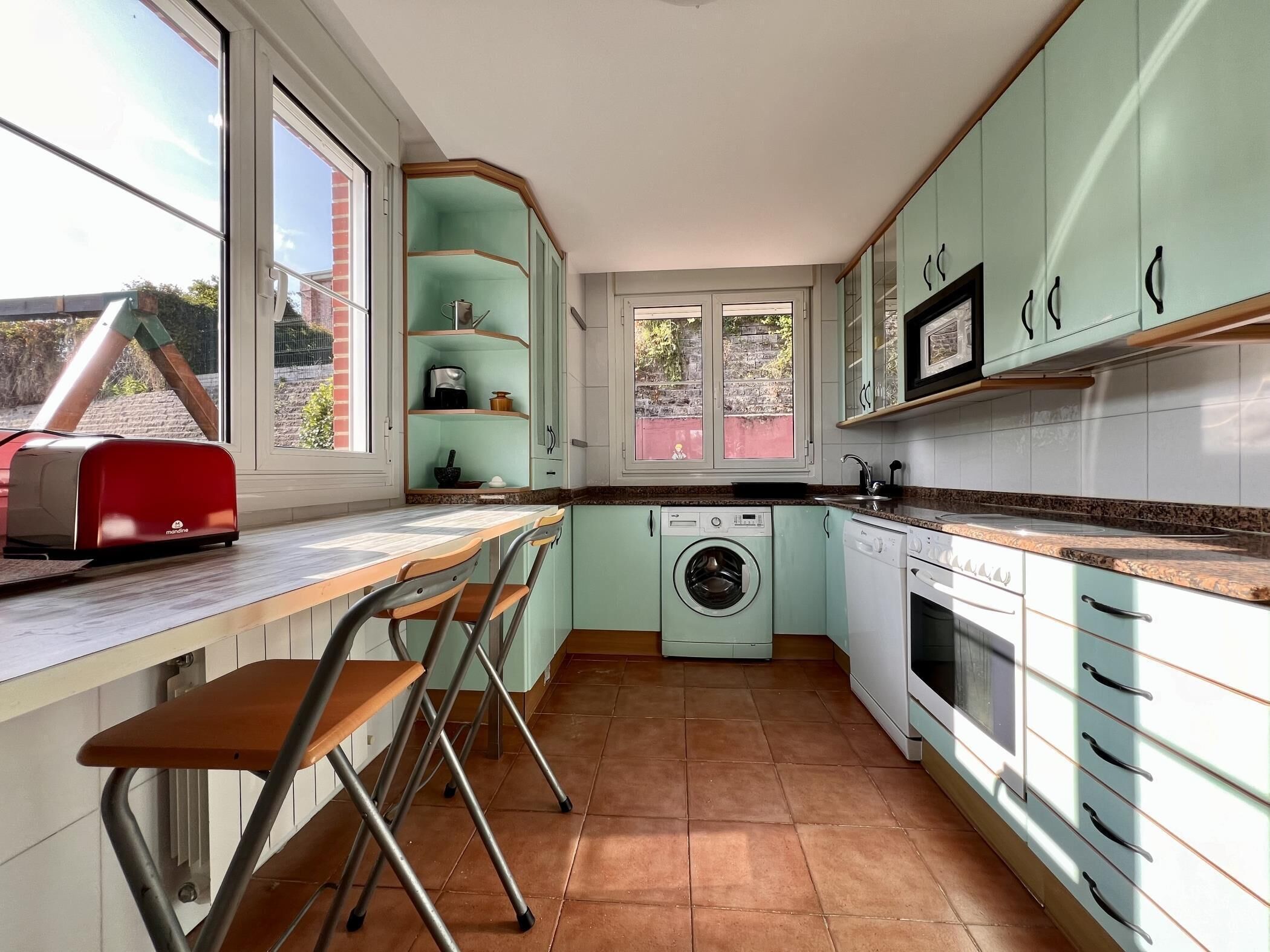 雪櫃、微波爐、焗爐、咖啡機/沖茶器