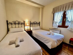 2 soverom, internettilgang og sengetøy