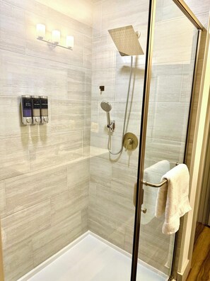 Towels, soap, shampoo, toilet paper