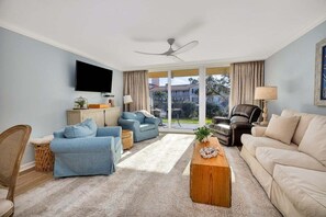 TV - Beautifully furnished  Oceanfront Condo! (Saint Simons Island)