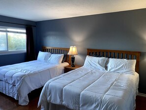 3 bedrooms, desk, iron/ironing board, free WiFi