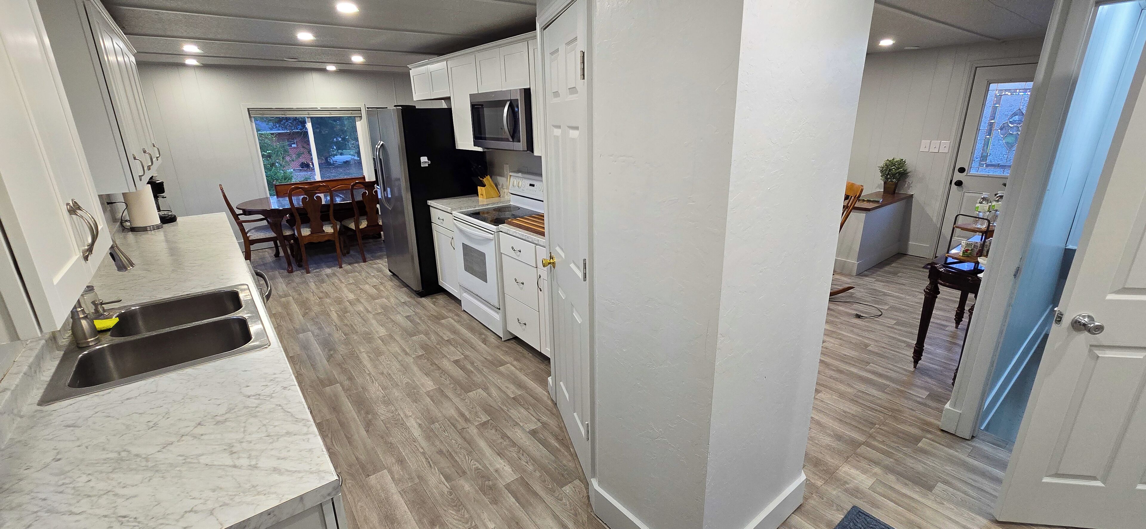 Geladeira, micro-ondas, fogão, cooktop