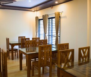 In-room dining - Elegance Homestay (Chikkamagaluru)