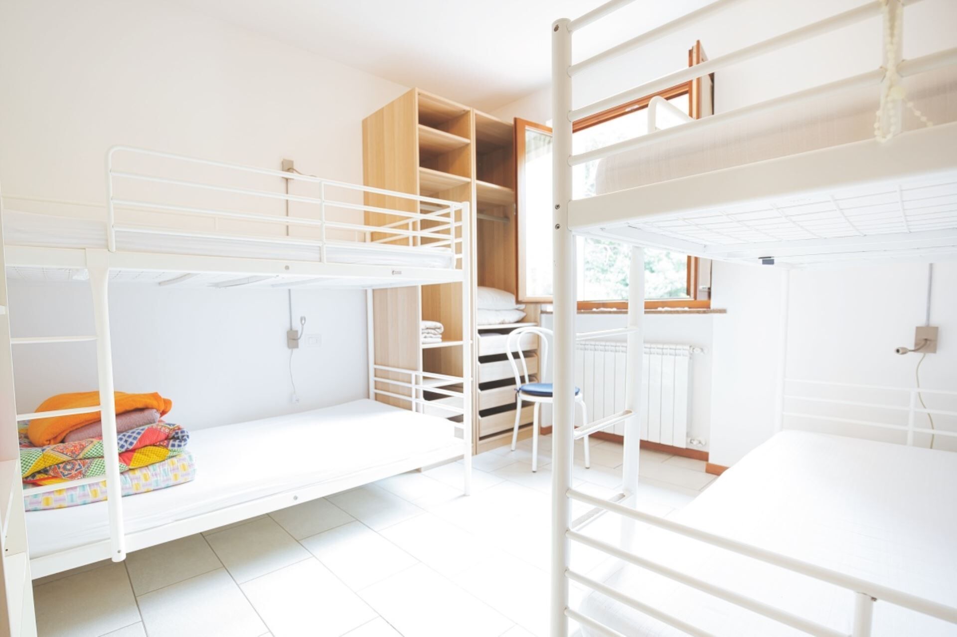 2 chambres, fer et planche à repasser
