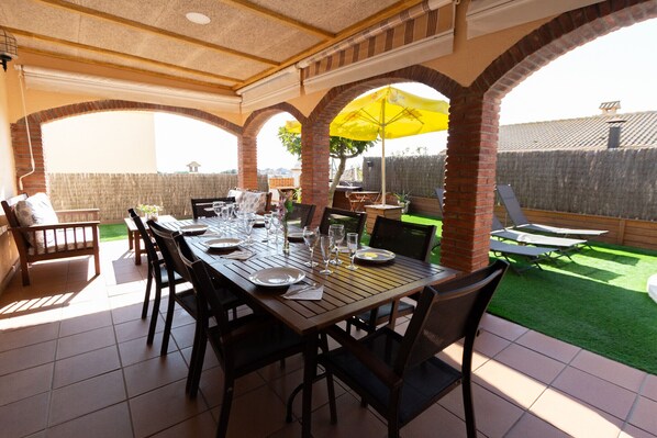 Outdoor dining