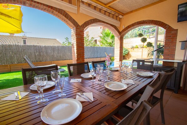 Outdoor dining