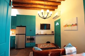 Interior - Complejo de Closson- 4 Casitas- Railyard & Plaza (Santa Fe)