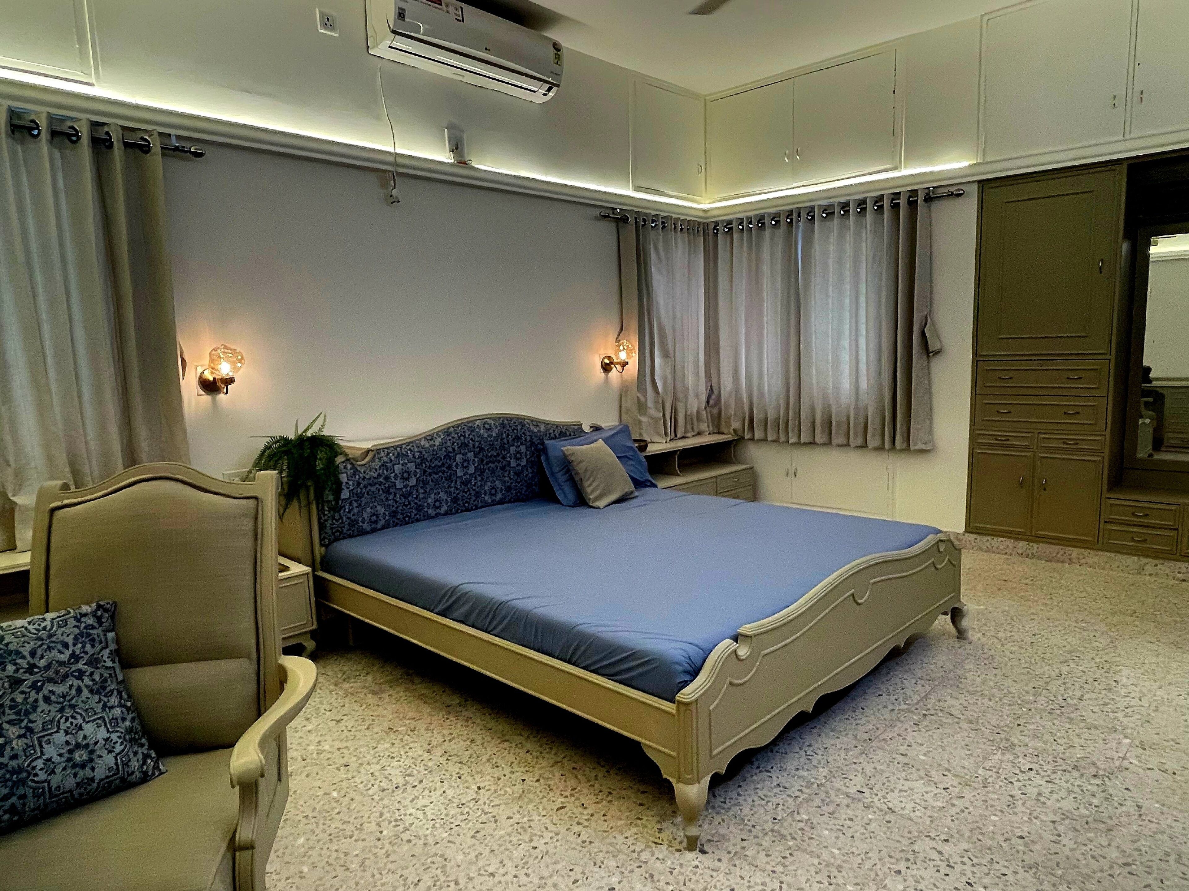 4 habitaciones, tabla de planchar con plancha, wifi y ropa de cama 