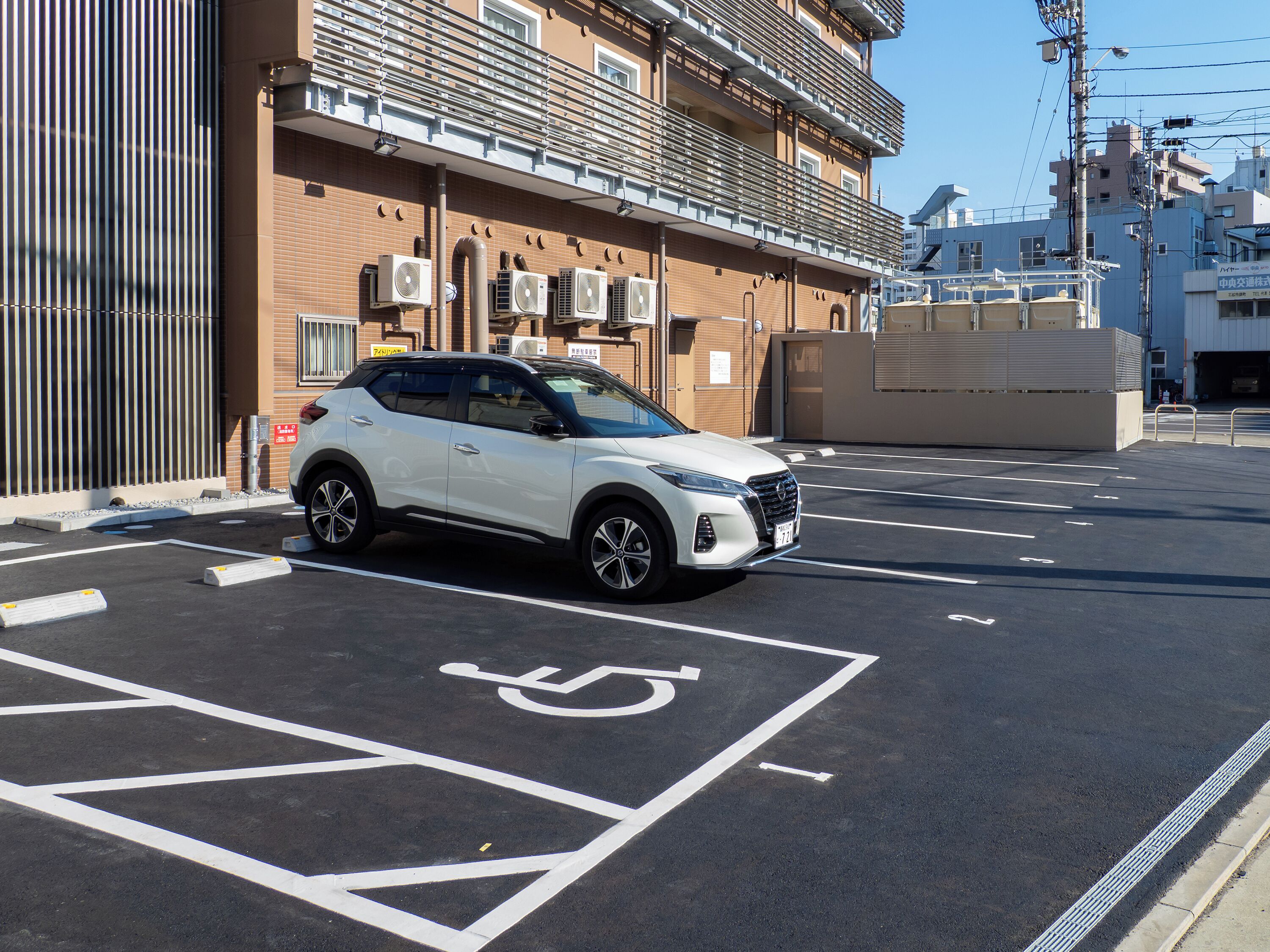 自助停車 (每晚 JPY1000)