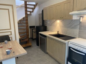 Fridge, microwave, oven, dishwasher