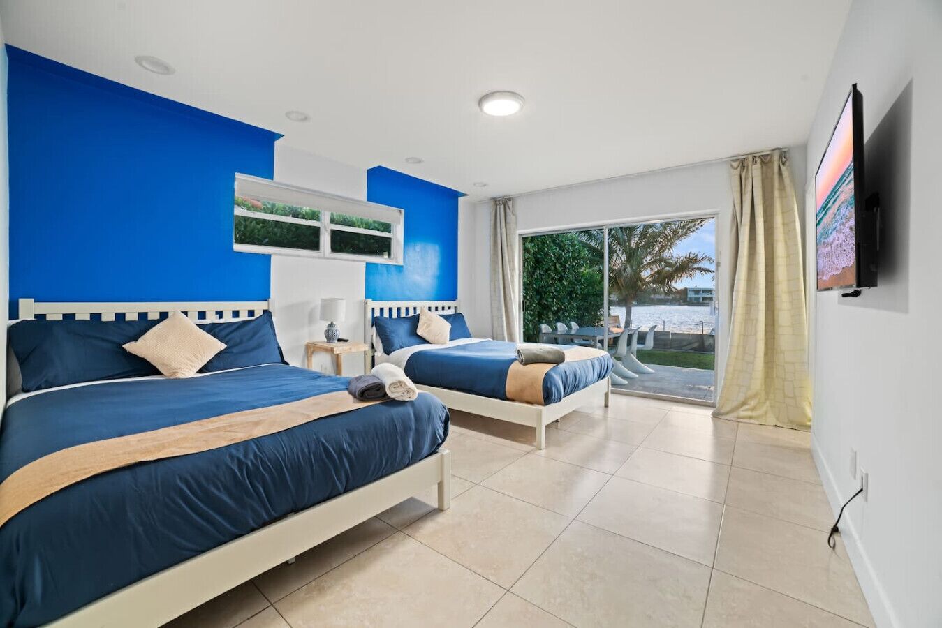 Iron/ironing board, travel crib, WiFi, bed sheets