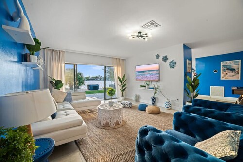 Casa Santorini | Waterfront | Pool