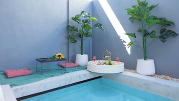Luxus villa, 1 hálószobával, privát medence | Egyedi dekoráció, egyedi berendezés és íróasztal