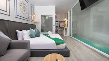 Junior Double or Twin Room | Individually decorated, individually furnished, desk, laptop workspace