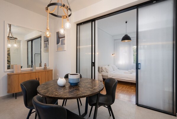 Unclassified image, 1 of 21, button