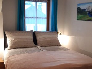 3 bedrooms, Internet