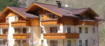 Attractive apartment with two balconies