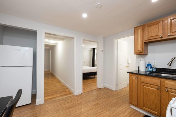 2 多间卧室、熨斗/熨衣板、WiFi、床单