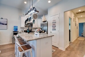Fridge, microwave, oven, stovetop - 2 Mi to Lake Conroe Access: Home w/ Pool Table! (Montgomery)