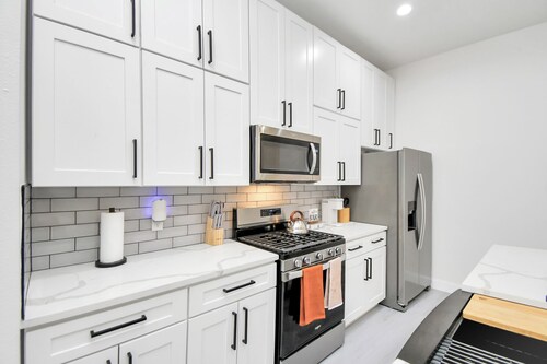 Contemporary Luxury 3 Bed - NRG-MED CENTER