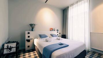 Travel cot, WiFi, bed sheets