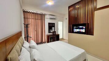 Kahden hengen comfort-huone, parveke, vuoristonäköala | Työpöytä, kannettavalle tietokoneelle sopiva työtila, ilmainen Wi-Fi