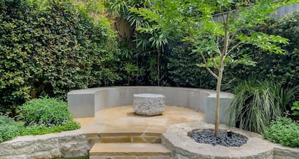 Oatley Escape with Pool Relax in Style & Elegance