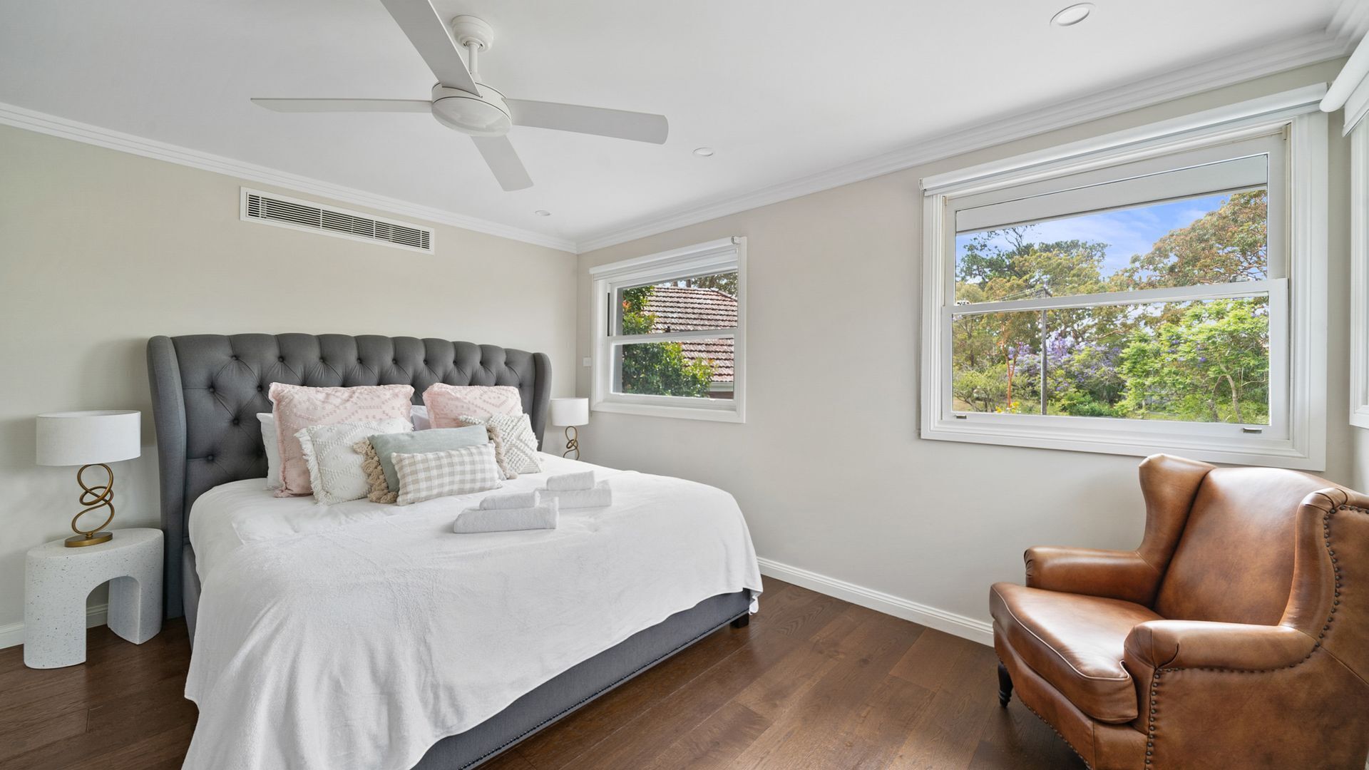 5 camere, una scrivania, Wi-Fi gratuito, lenzuola