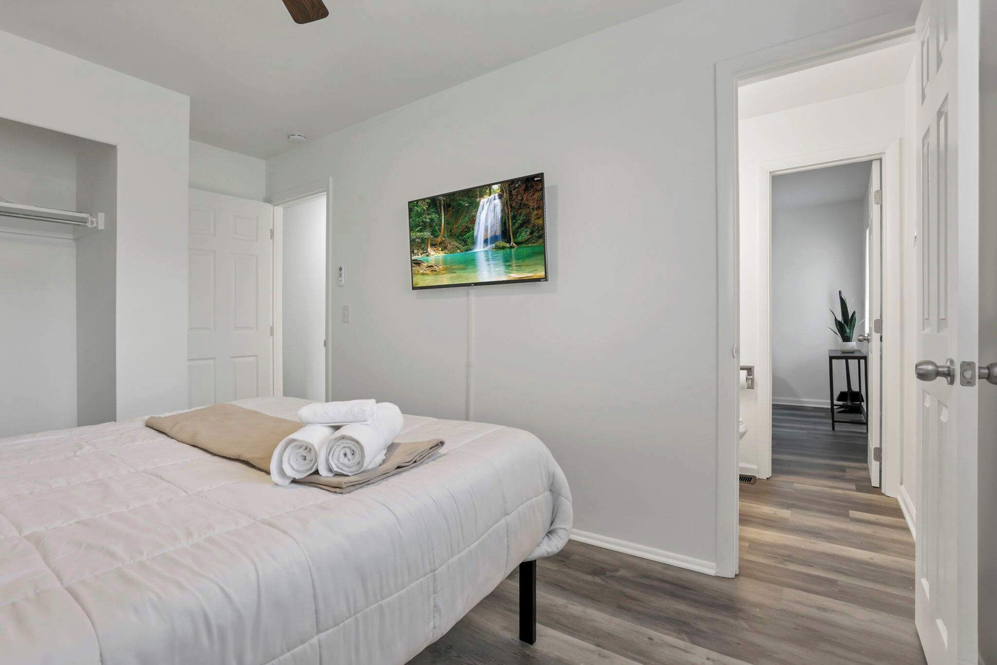 3 makuuhuonetta, silitysrauta/-lauta, Wi-Fi, vuodevaatteet