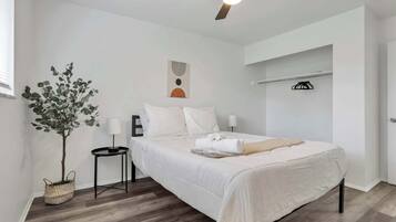 3 chambres, fer et planche à repasser, Wi-Fi, draps fournis