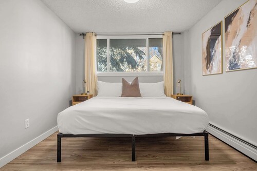 The Abstract | 3 Bedroom Suite Downtown! Sleeps 8