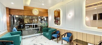 Hotel Vedangam Palace - near Kashi Vishwanath Temple