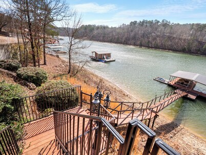 Generations Cove: 7  BR, 3.5  BA House in Cullman, Sleeps 19