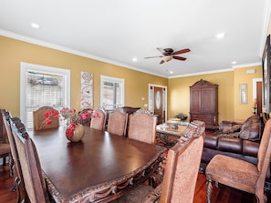 Dining - Generations Cove - Welcome to your perfect lakefront getaway! (Cullman)