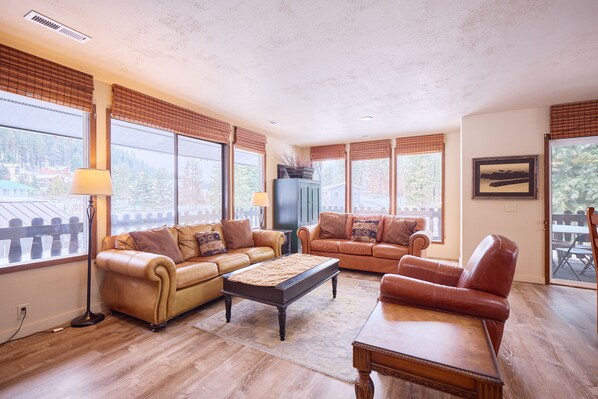 Smart TV, table football, ping pong