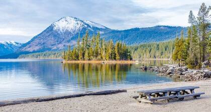 Leavenworth Retreat with Pool & Hot Tub