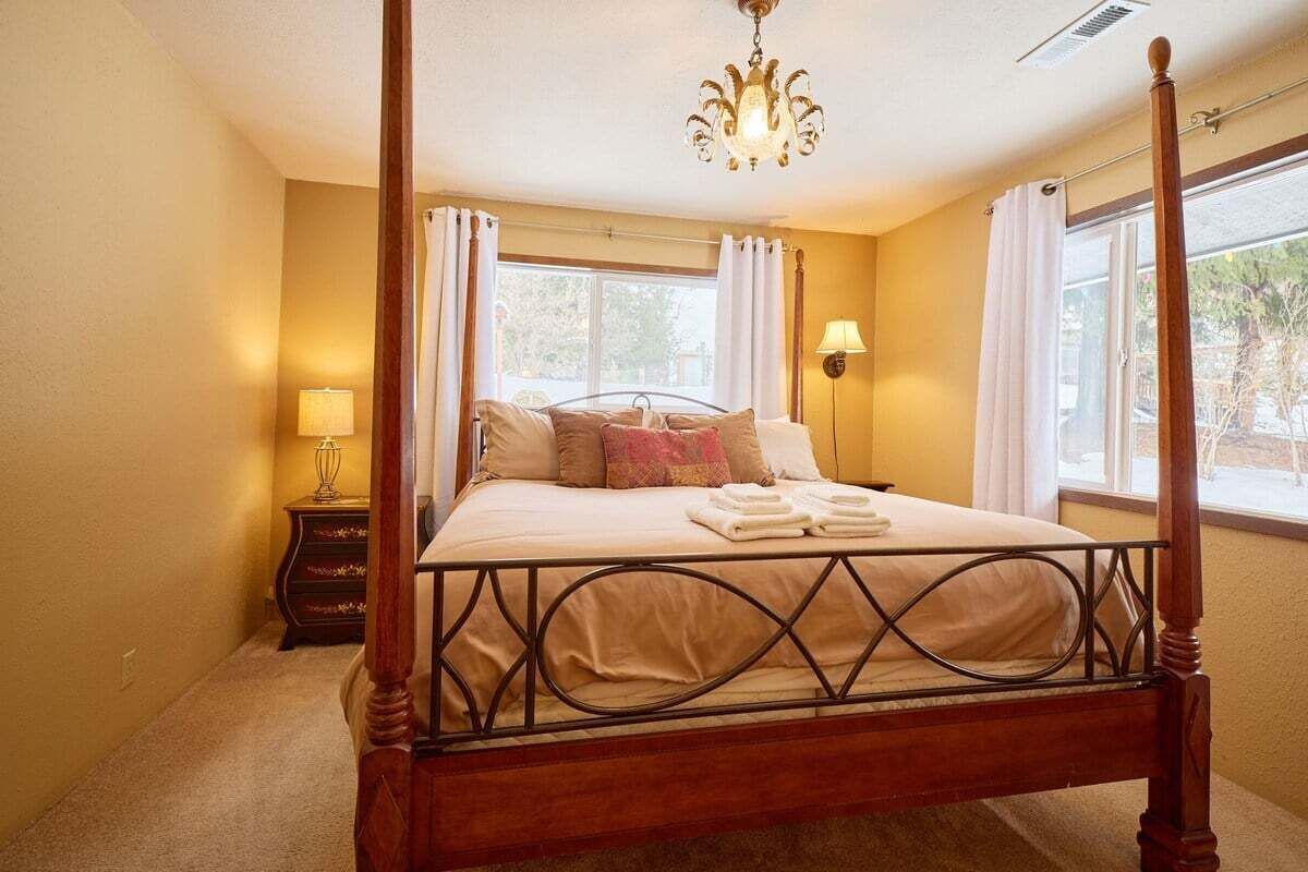 4 bedrooms, iron/ironing board, travel cot, free WiFi