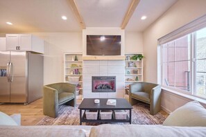 Interior - Riverwalk Suites, #310 Exceptional in Every Way (Cashmere)